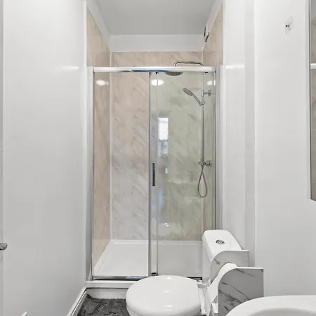 Apartment Modern 1br Flat In - Wifi