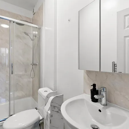 Modern 1br Flat In - Wifi Apartment *